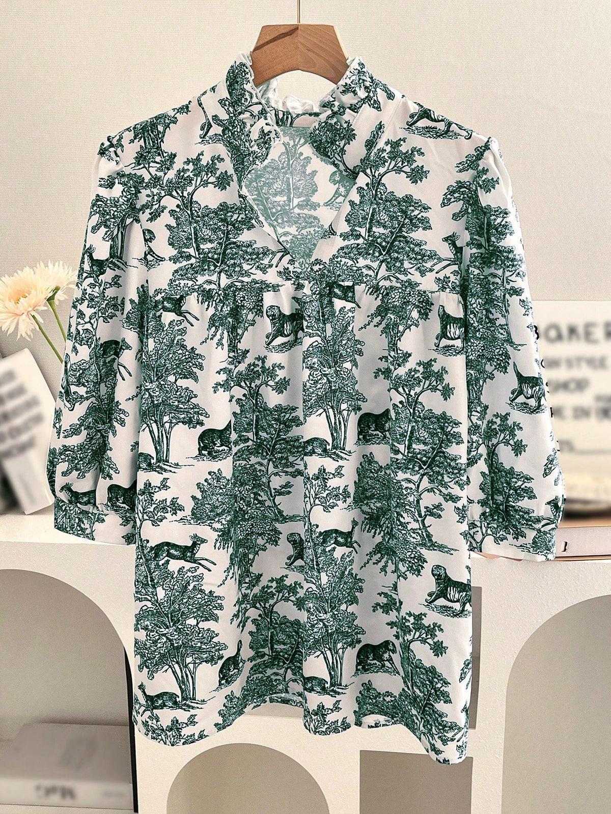Women's V-neck Ruffle Collar Printed Shirts