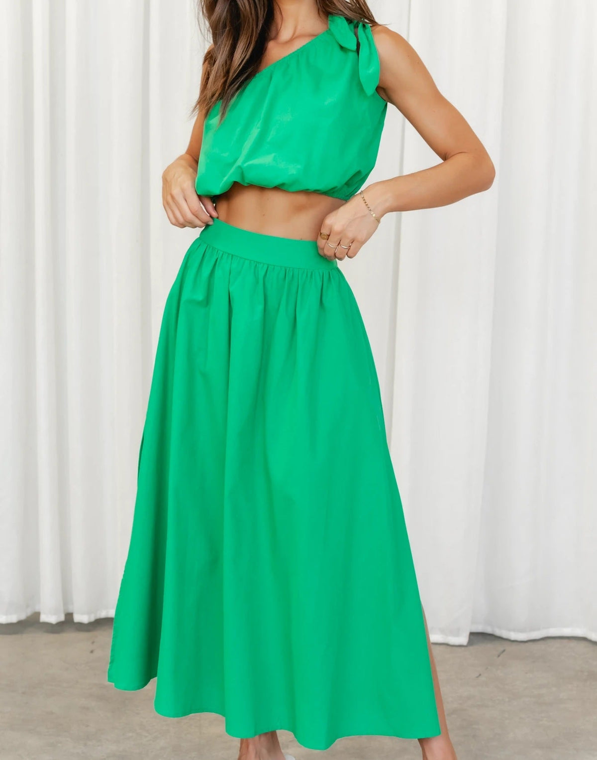 Women's Tie Knot One Shoulder Tank Top Outfits