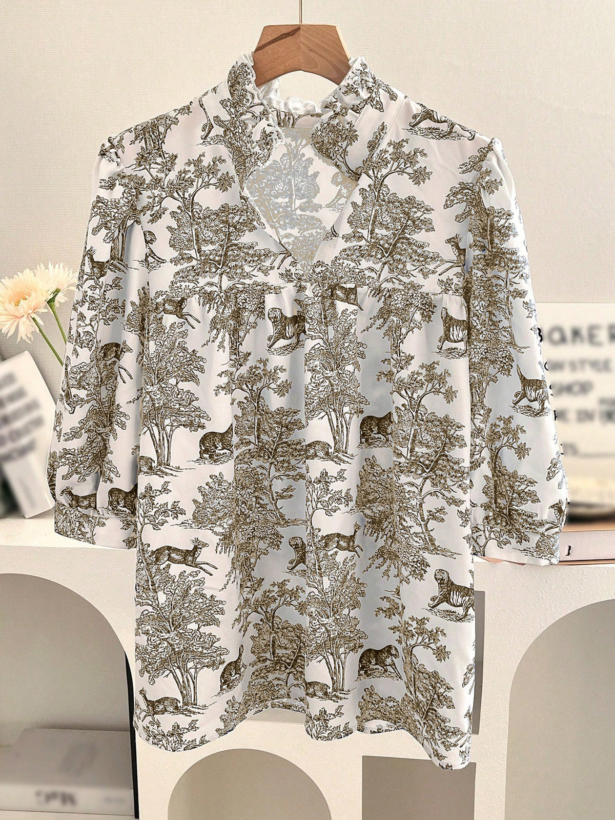 Women's V-neck Ruffle Collar Printed Shirts