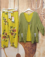 Solid Color Long Sleeve Tops and Floral Loose Pants Two Piece Suits