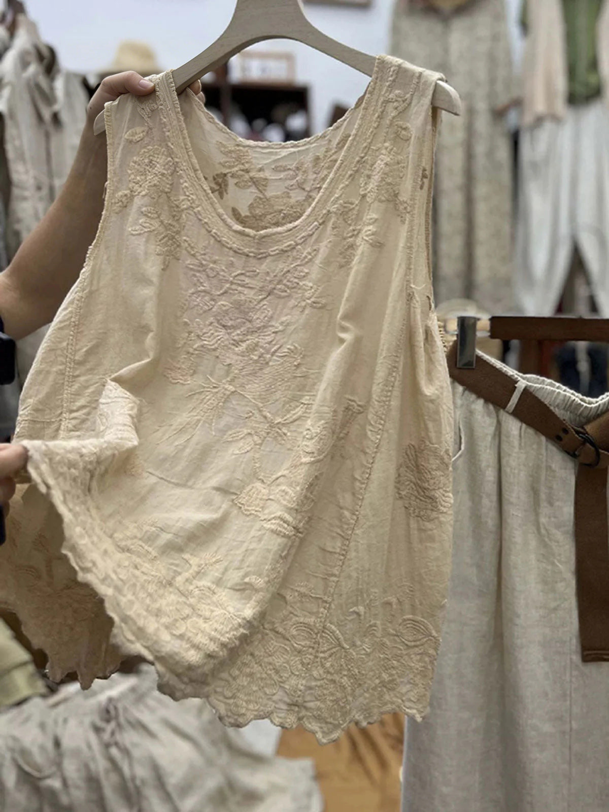 Vintage Plain Lace Floral Sleeveless Casual Vest Top